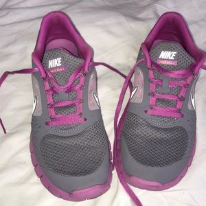 Women’s Nike free run 3 size 7y